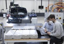 Dalle materie prime all’auto elettrica – come nasce una batteria From-lithium-to-a-battery_lowres