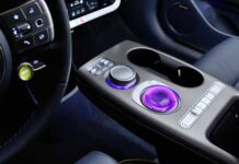 GV60 – l’elettrica di Genesis con la sfera di cristallo! Purple Crystal Sphere