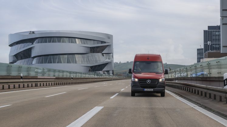 Aktuelle Versuchsfahrt ergibt: 475 Kilometer von Stuttgart nach München und zurück mit nur einer Akkuladung – der neue Mercedes-Benz eSprinter besticht durch Effizienz, Reichweite &amp; LadevolumenCurrent test drive demonstrates: 475 kilometres from Stut