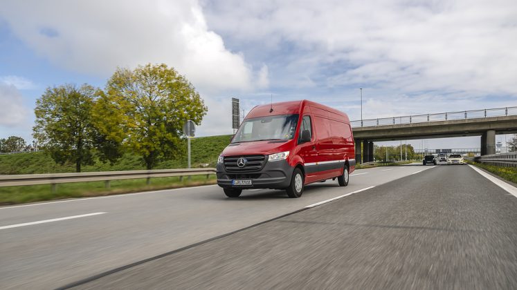 Aktuelle Versuchsfahrt ergibt: 475 Kilometer von Stuttgart nach München und zurück mit nur einer Akkuladung – der neue Mercedes-Benz eSprinter besticht durch Effizienz, Reichweite &amp; LadevolumenCurrent test drive demonstrates: 475 kilometres from Stut