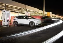 ESPANSIONE VELOCE DELLA RETE DI RICARICA RAPIDA DEL GRUPPO AMAG Stazione_di_ricarica_rapida_AMAG_Sihlbrugg