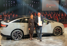 «AUTO SVIZZERA DELL’ANNO 2024» – LA ID.7 SALE DUE VOLTE SUL PODIO VW_ID7_Schweizer Auto des Jahres_2024_3_small