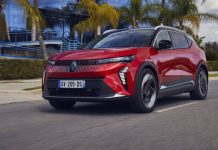 AL VOLANTE DELL’AUTO DELL’ANNO 2024 – RENAULT SCENIC E-TECH ELECTRIC RENAULT SCENIC E-TECH ELECTRIC (HCB)