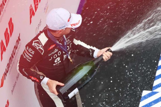 J_TCS_Racing_NickCassidy_Shanghai_010625_002