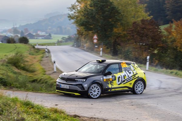 09_Opel_528803