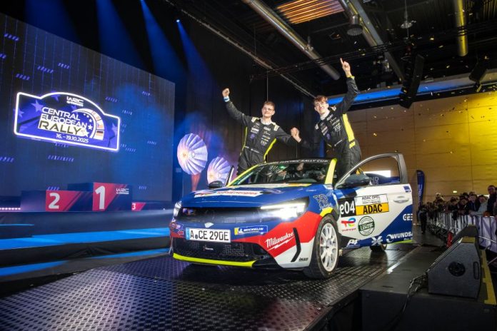 FinaleemozionantedellADACOpelElectricRallyCup2025poweredbyGSETomHeindrichsconquistailtitolo (1) FinaleemozionantedellADACOpelElectricRallyCup2025poweredbyGSETomHeindrichsconquistailtitolo (1)