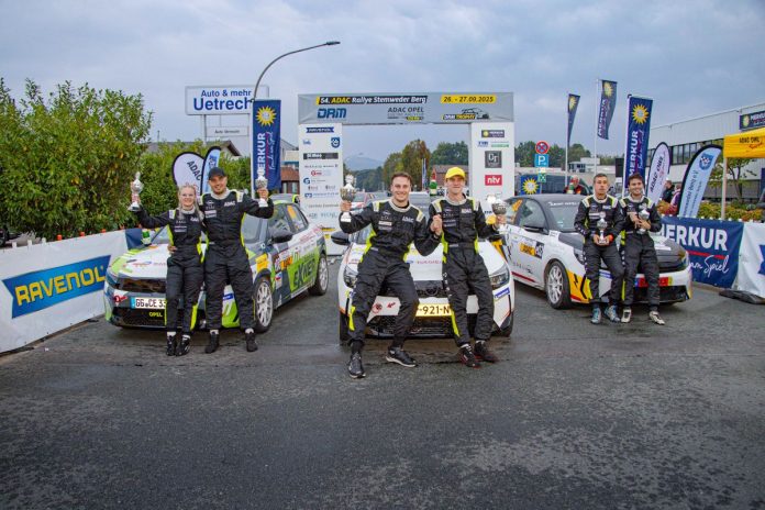 Opel_528739__