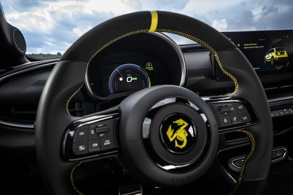 Abarth600eInteriorDetails4