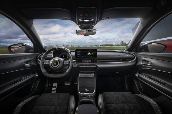 Abarth600eInteriorDetails5