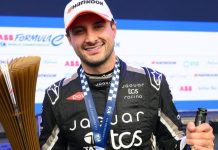MITCH EVANS FIRMA VITTORIA RECORD CON JAGUAR TCS RACING AL MIAMI E‑PRIX J_TCS_Racing_S12_MitchEvans_Miami_310126_002