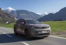 ŠKODA AMPLIA LA GAMMA ELETTRICA DI FASCIA ALTA CON IL NUOVO PEAQ 27_skoda_peaq_covered_drive_81244d49_media_low