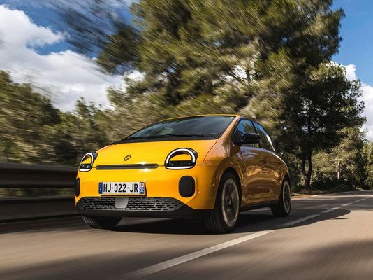 RENAULT TWINGO E‑TECH ELECTRIC – LA PICCOLA CHE CAMBIA DI NUOVO LE REGOLE R-DAM_1757529