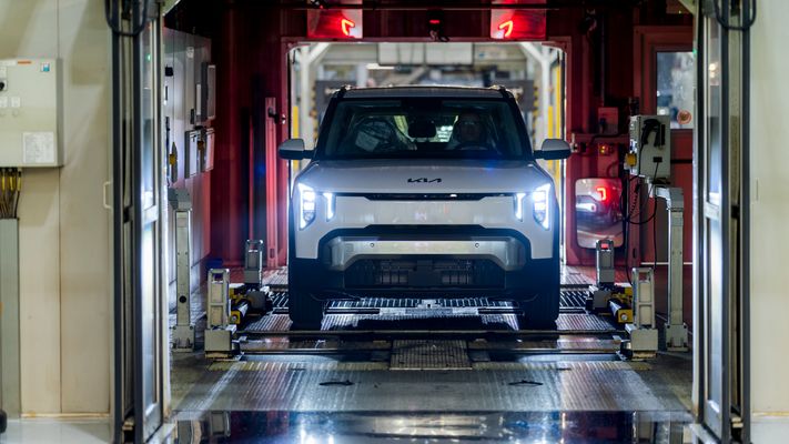 kia-ev2-zilina-start-of-production-assembly-digital-1920x1080-014