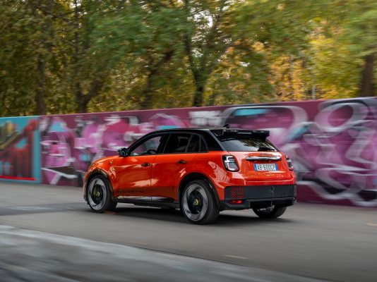 NUOVA ABARTH 600E COMPETIZIONE: L’ELETTRICO CHE PARLA LA LINGUA DELLE EMOZIONI barth_600e_Competizione_13