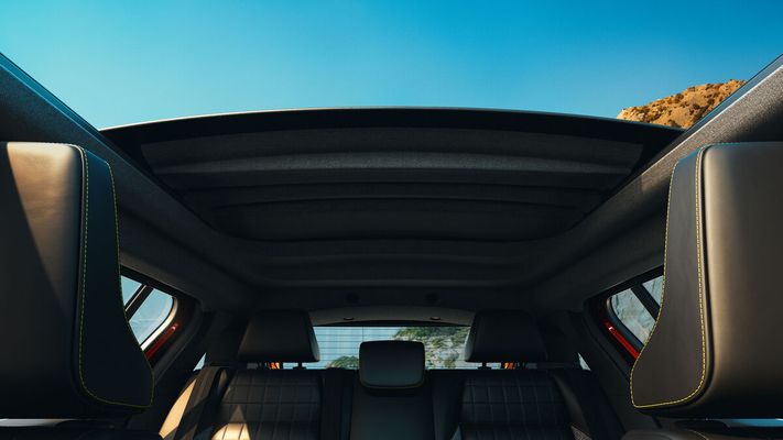 AjJkxLDxk2QY-images-lq-Renault 4 E-Tech Electric Plein Sud (1)