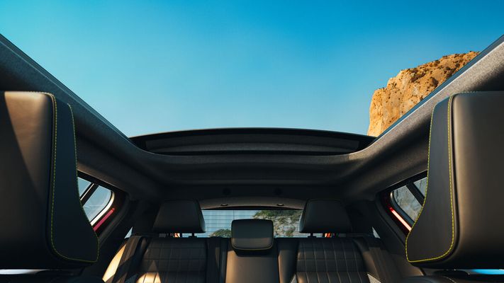 AjJkxLDxk2QY-images-lq-Renault 4 E-Tech Electric Plein Sud (4)