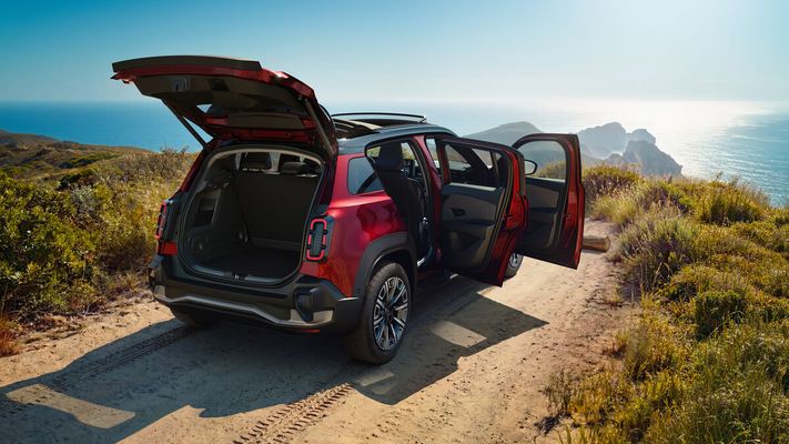 AjJkxLDxk2QY-images-lq-Renault 4 E-Tech Electric Plein Sud