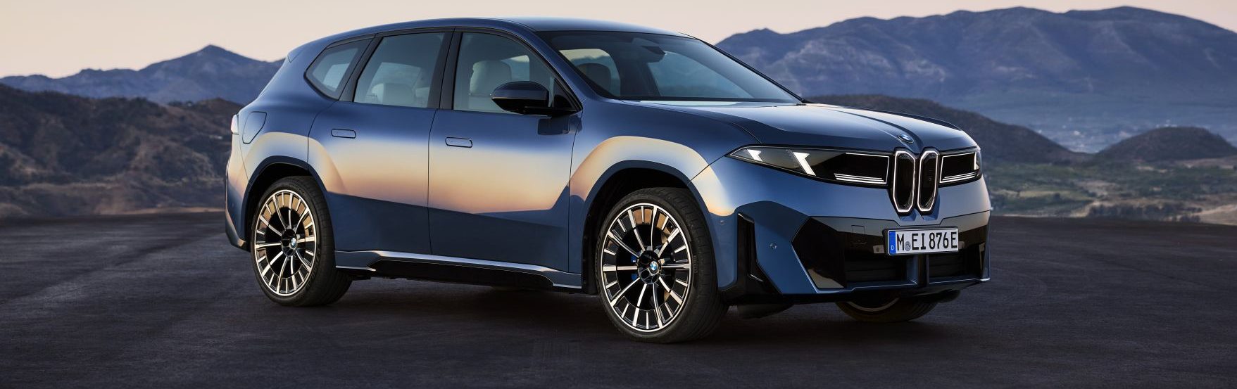 P90615642_highRes_the-new-bmw-ix3-50-x