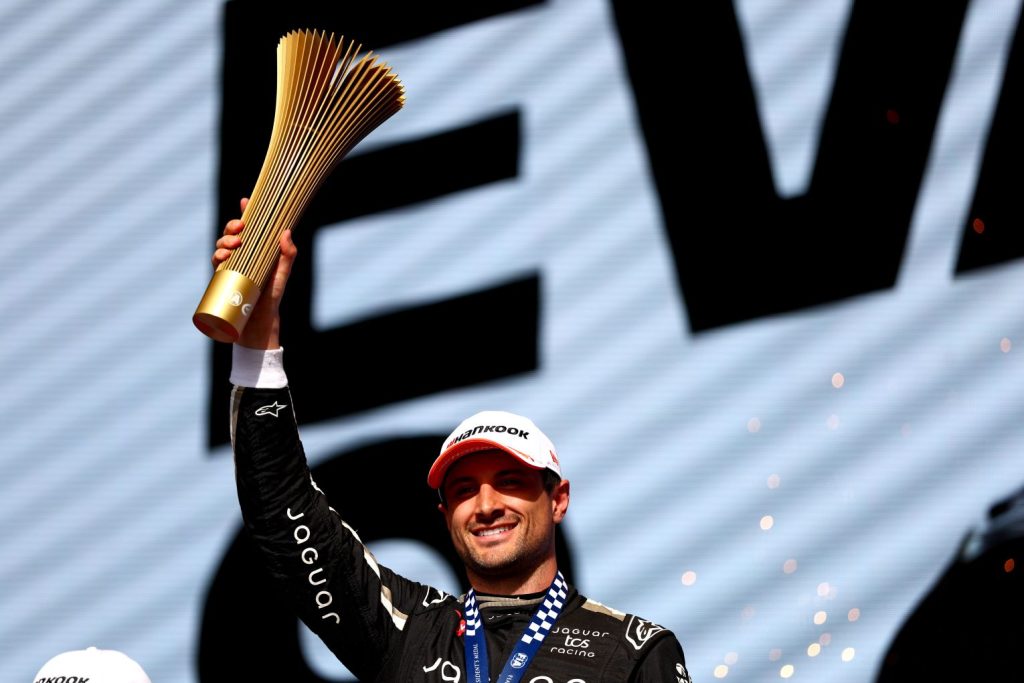 Jaguar_TCS_Racing_BerlinS12_R8_MitchEvans_005