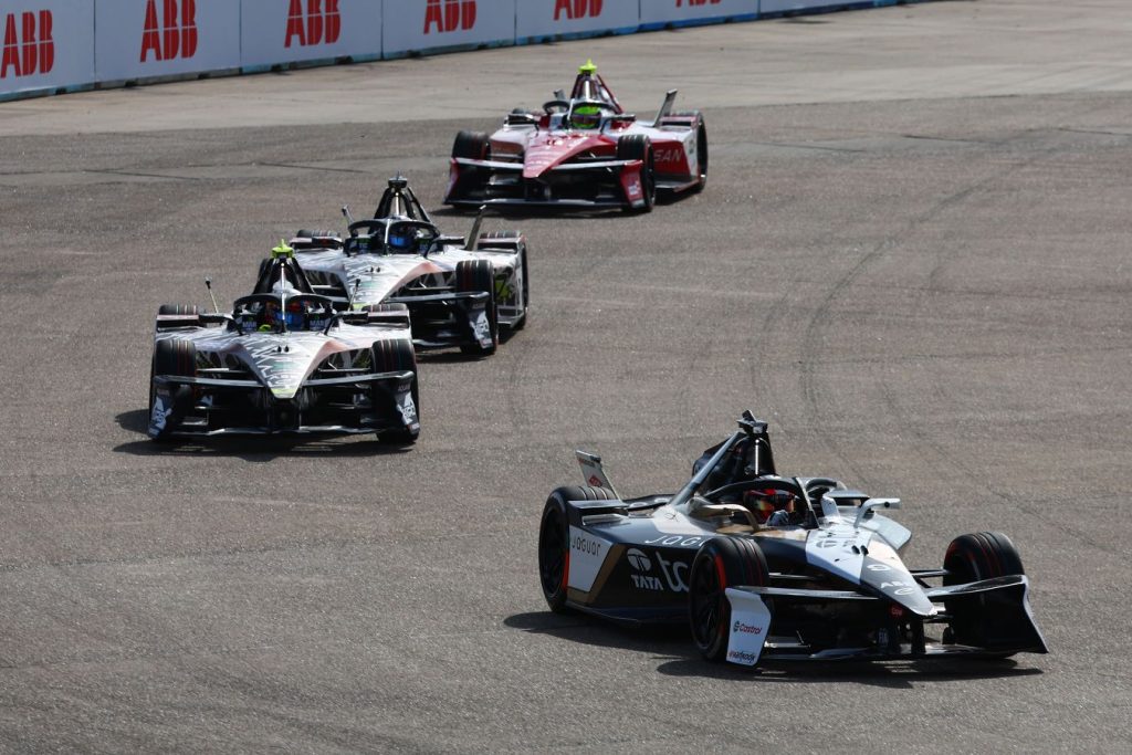 Jaguar_TCS_Racing_BerlinS12_R8_MitchEvans_008