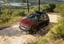 RENAULT 4 «PLEIN SUD®» – LA PROVA SULLE STRADE SOPRA BARCELLONA Essais presse Renault 4 E-Tech electric plein sud dans la région de Barcelone
