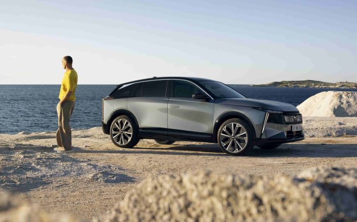 Il nuovo DS N°7 elettrico per lunghe distanze