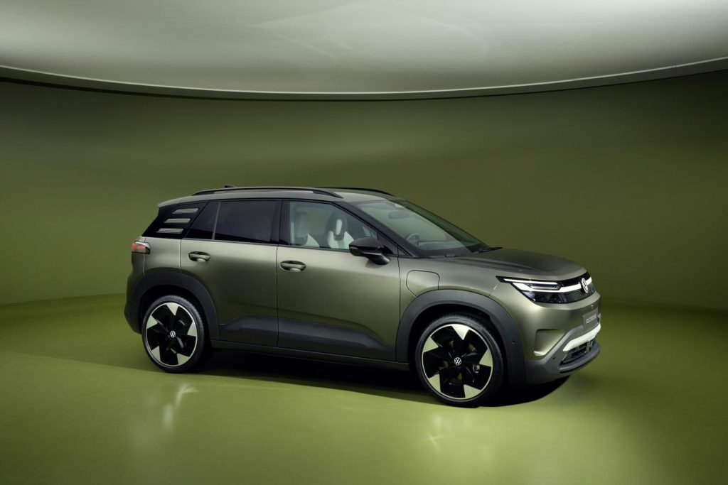 Pre-sales of the new model will also start just in time for today's world premiere: Swiss customers can now use the ID. Cross in the trim levels „Life“ and „Style“
