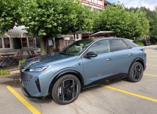 PEUGEOT E‑3008 DUAL MOTOR: ELETTRICO, INTEGRALE, SORPRENDENTEMENTE MODERNO Peugeot E-3008 Dual Motor