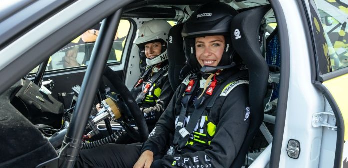 sophia-floersch-r-with-nina-spitaler
