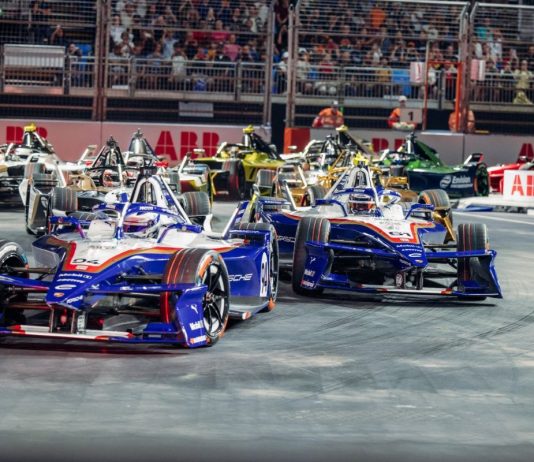 FORMULA E – PORSCHE CHIUDE CON DUE TITOLI E UN GRANDE GESTO DI BENEFICIENZA Porsche 99X Electric (#94, #51), Pascal Wehrlein, Nico Müller, Porsche Formula E Team, London E-Prix, 2026