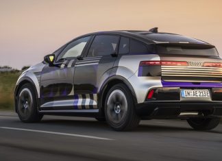 AUDI A2 E-TRON – NUOVO STANDARD DI EFFICIENZA Audi A2 e-tron with design foil, outdoor driving shot, exterior, three-quarter rear view