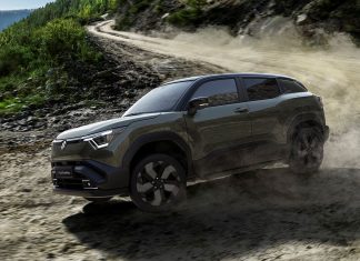 eVITARA – IL PRIMO SUV ELETTRICO DI SUZUKI CONVINCE PER EFFICIENZA E SOLIDITÀ Suzuki eVITARA offroad