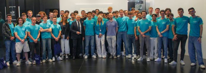 3efb12c7-d24a-59f3-c109-b75003359f51__emt From university to MotoGP: Italtrans Racing Team meets E-Racing Bergamo.