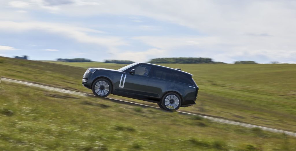RANGE ROVER ELECTRIC DYNAMIC STILL