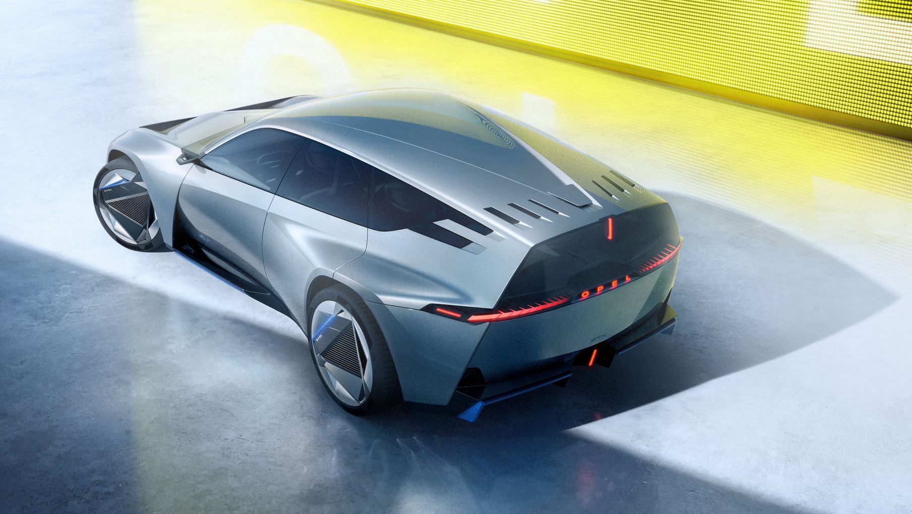 Opel STX Concept prima mondiale al Mondial de Paris.